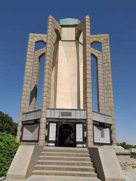 عکس بابا طاهر همدانی