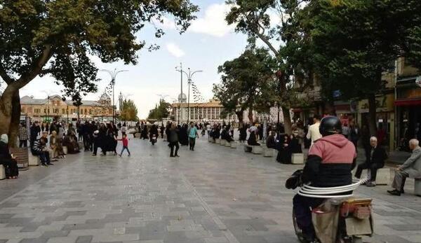 عکس میدان باباطاهر همدان
