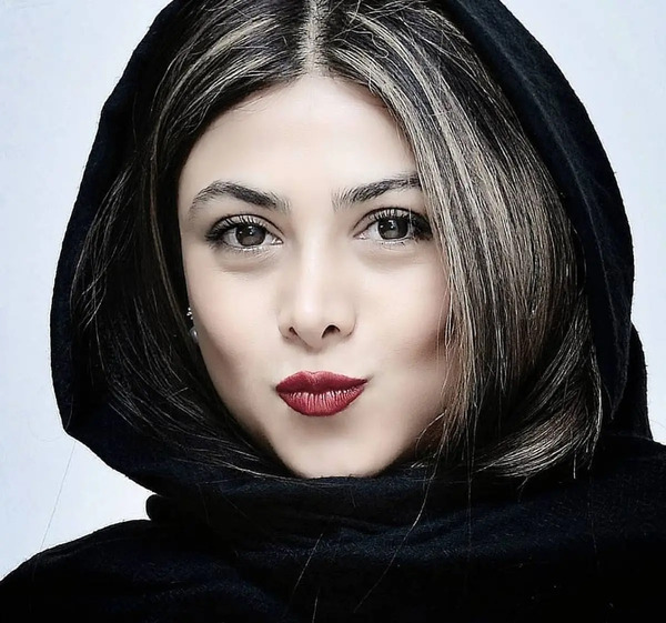 عکس های بی حجاب آزاده صمدی
