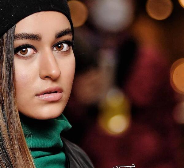 عکس آزاده مهدی زاده در سریال نیکان