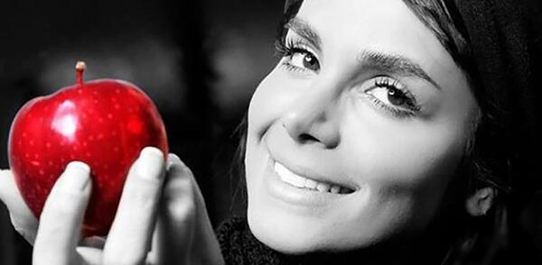 عکس بازیگر آزاده مهدی زاده