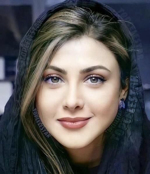 عکس های آزاده صمدی قبل از عمل بینی