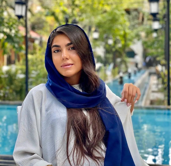 عکس آزاده زارعی و پدرش