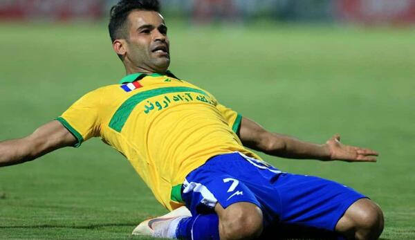 عکس عیسی آل کثیر در پرسپولیس
