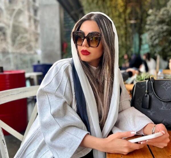 عکس های آزاده زارعی در آوای باران