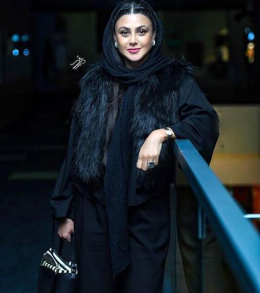 عکس آزاده صمدی با کلاه
