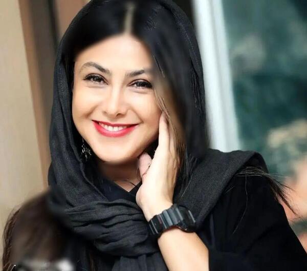 عکس آزاده صمدی با کلاه