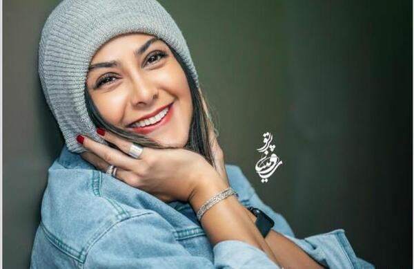عکس آزاده صمدی بدون حجاب