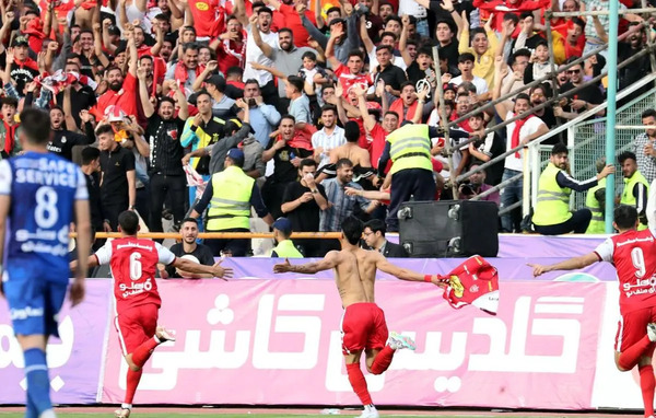 عکس های عیسی آل کثیر در پرسپولیس