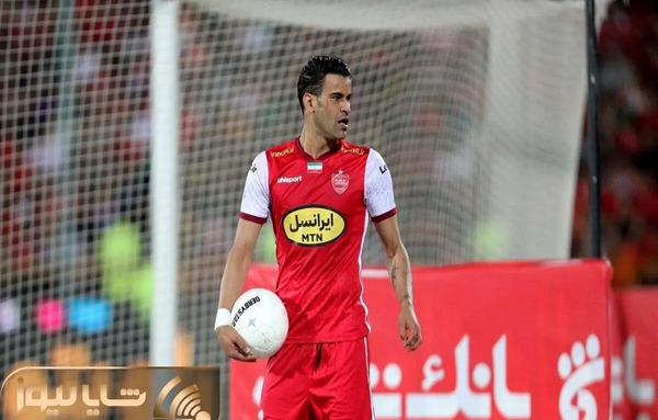 عکس عیسی آل کثیر با لباس پرسپولیس