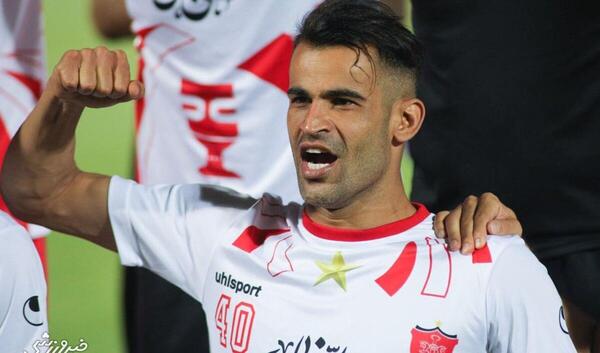 عکس عیسی آل کثیر با لباس پرسپولیس