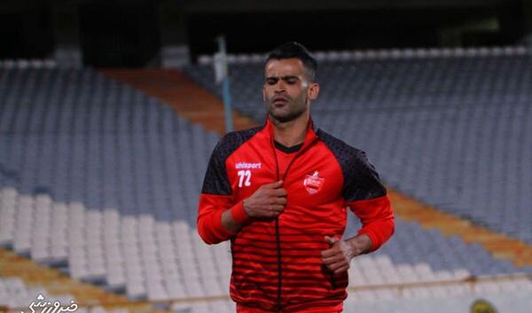 عکس عیسی آل کثیر با لباس پرسپولیس