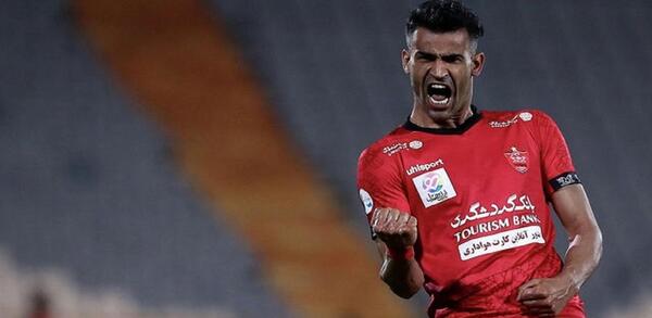 عکس عیسی آل کثیر با لباس پرسپولیس