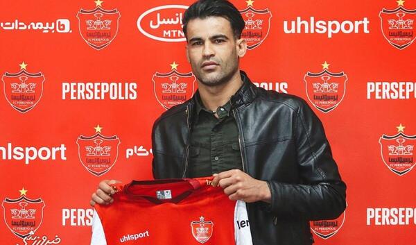 عکس عیسی آل کثیر در پرسپولیس برای پروفایل