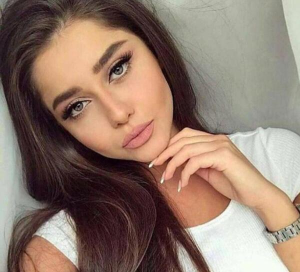 عکس آیسان آقاخانی همسر رضا گلزار