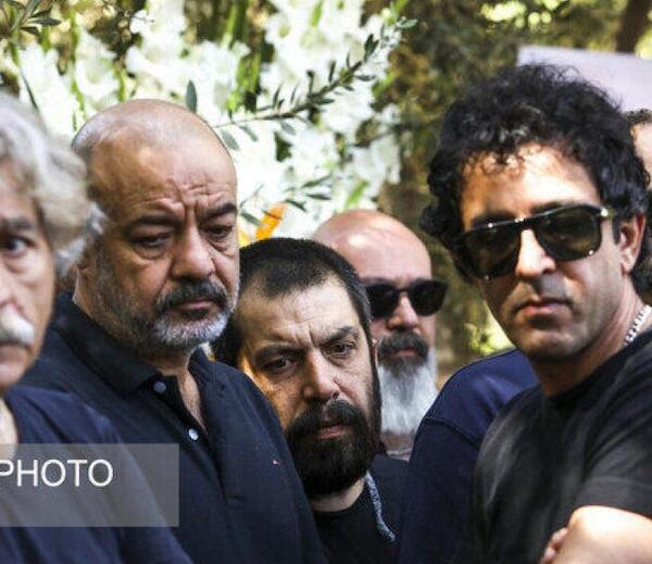 عکس ارش میراحمدی در محله گل و بلبل