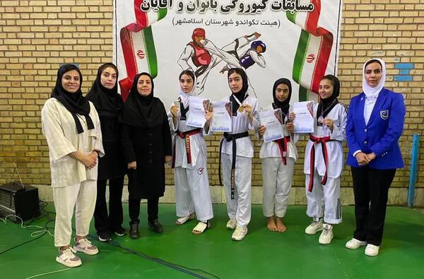 عکس آرمیتا محسنی و ملینا