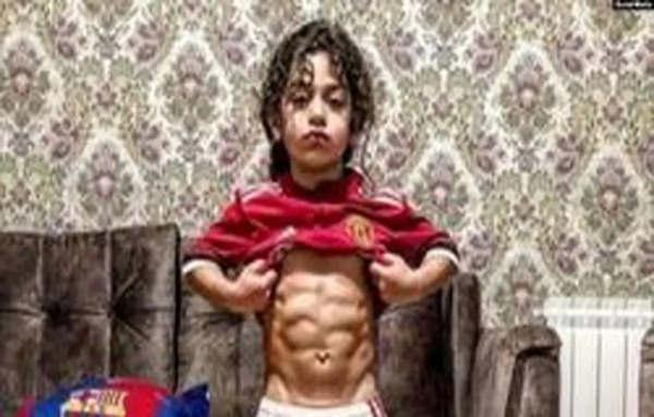 عکس آرات حسینی در عصر جدید