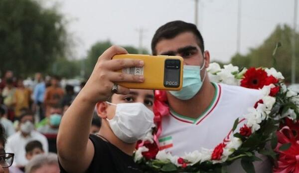 عکس امین میرزازاده کشتی گیر