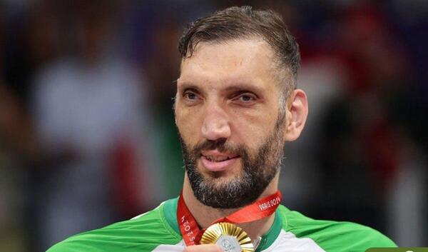 عکس احسان علیخانی بدون مو