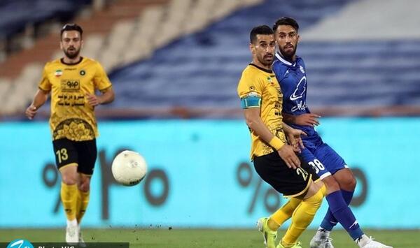 عکس احسان حاج صفی در پرسپولیس