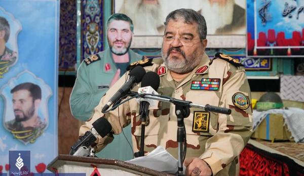 عکس شهید احمد کاظمی با سردار سلیمانی