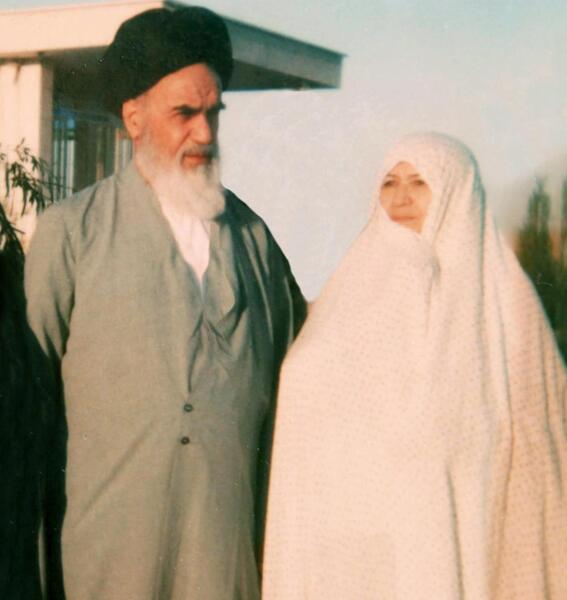 عکس سید احمد خمینی و همسرش