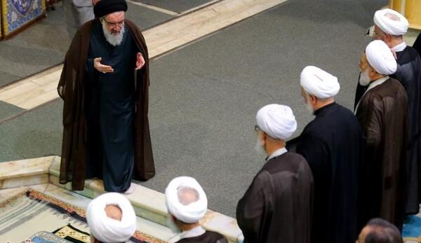 عکس احمد خاتمی در نماز جمعه