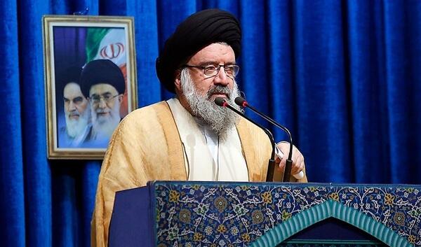 عکس احمد خاتمی در نماز جمعه
