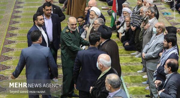 عکس احمد خاتمی در نماز جمعه