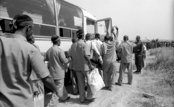 عکس بازگشت اسرا به ایران