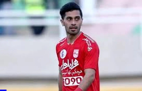عکس امید عالیشاه در لباس پرسپولیس