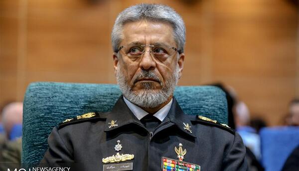 عکس جوانی امیر سیاری