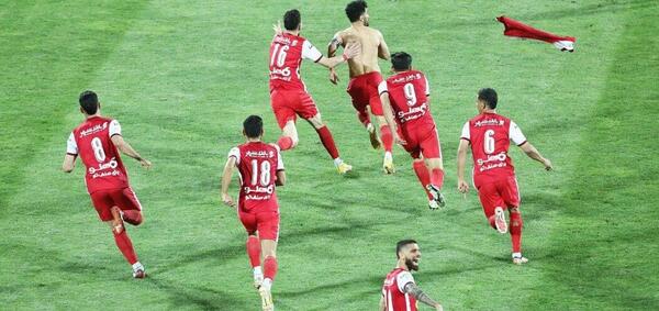 عکس امید عالیشاه با جام