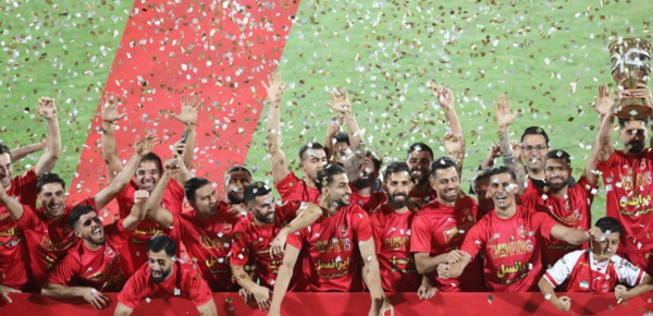 عکس امید عالیشاه با جام