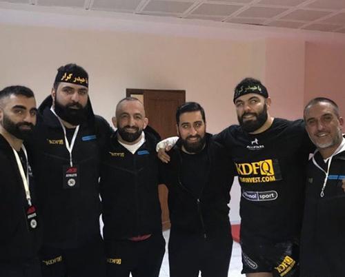 عکس امیر علی اکبری با همسرش