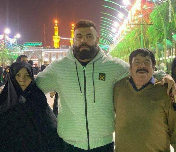 عکس امیر علی اکبری با همسرش