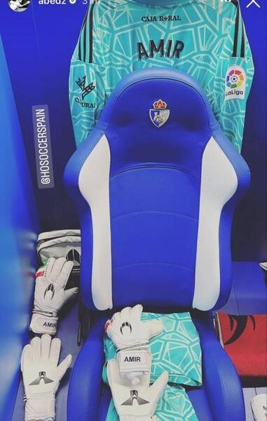 عکس امیر عابدزاده با لباس پرسپولیس