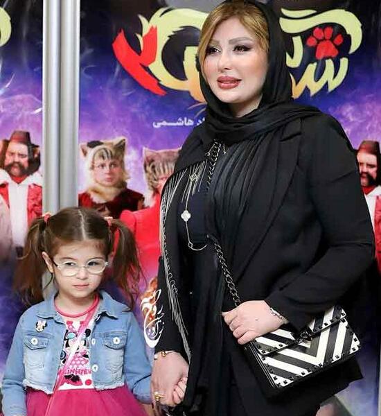 عکس مریم سعادت در شهر گربه ها