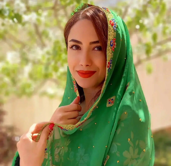 عکس مریم جون پیام بازرگانی