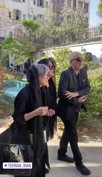 عکس غزل بدیعی در مراسم خاکسپاری همسرش