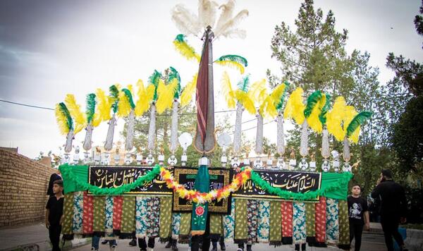 عکس نوشته آزادگان عالم در خیمه حسین آمد