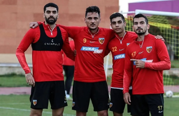 عکس بازیکنان پرسپولیس و استقلال در کنار هم