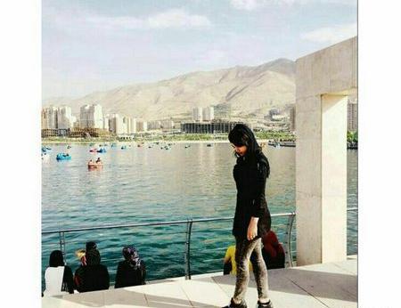 عکس دختر فیک با اسنپ چت از پشت سر