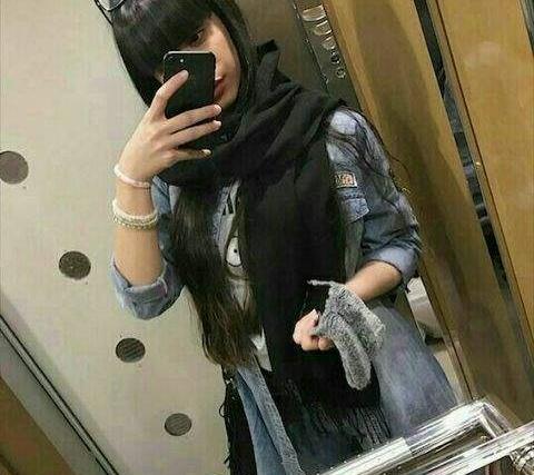 عکس فیک جلو اینه دختر