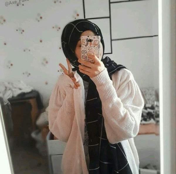 عکس فیک جلو اینه دختر