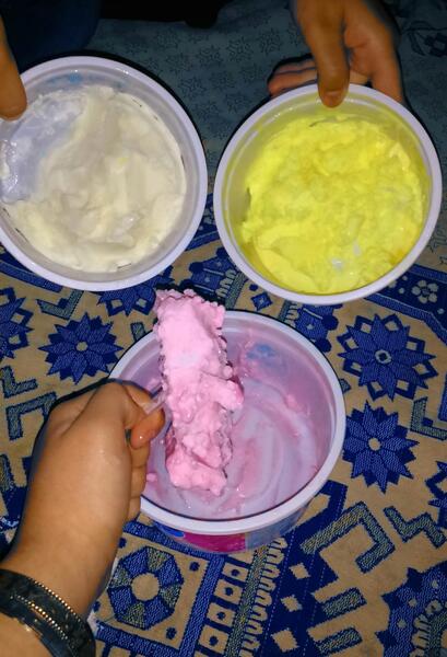 عکس فیک خوراکی در پارک