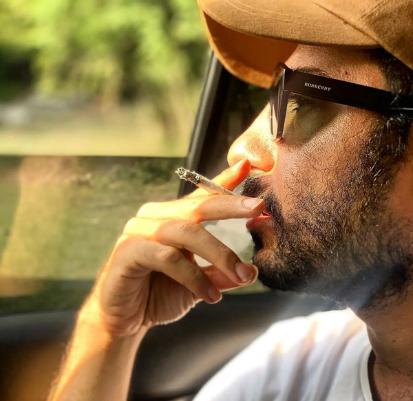عکس فیک سیگاری