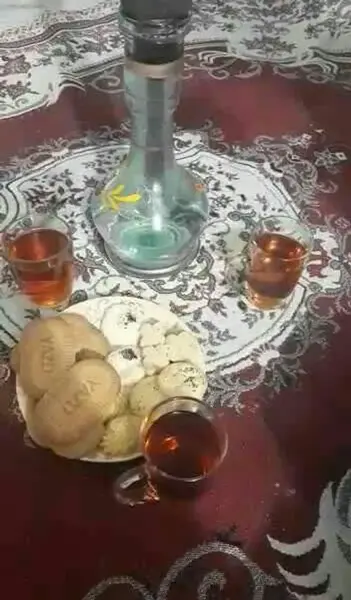 عکس فیک قلیون کشیدن دختر