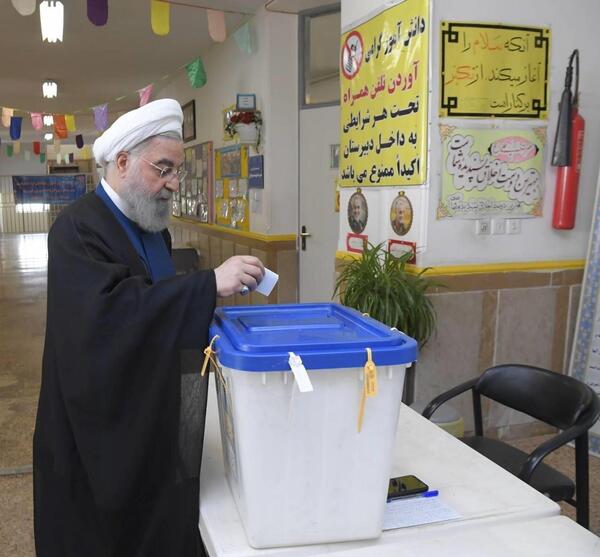 عکس حسن روحانی و پزشکیان